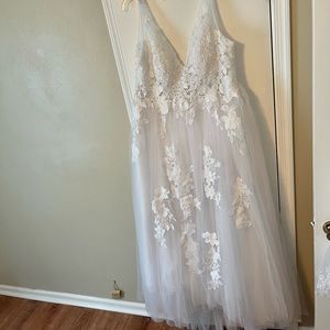 White boho wedding dress